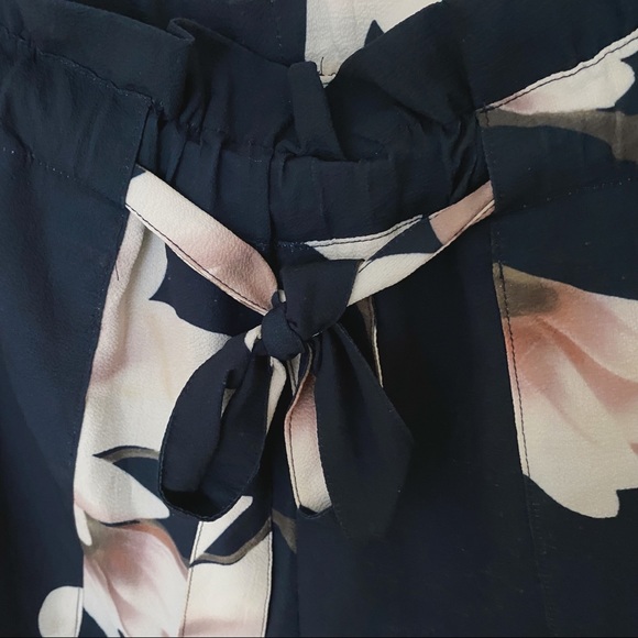 Navy floral paperbag tie shorts - Picture 3 of 7